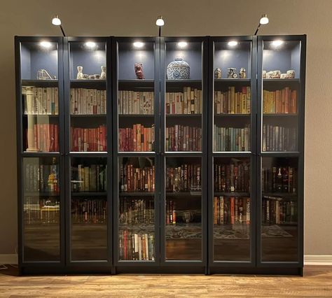 Book Case Display Ideas, Black Book Shelf Aesthetic, Bookshelves With Lots Of Books, Home Office Book Shelf Ideas, Books Shelf Aesthetic, Ikea Book Case, Book Shelf Ikea, Book Case Ideas, Book Shelf Ideas Aesthetic