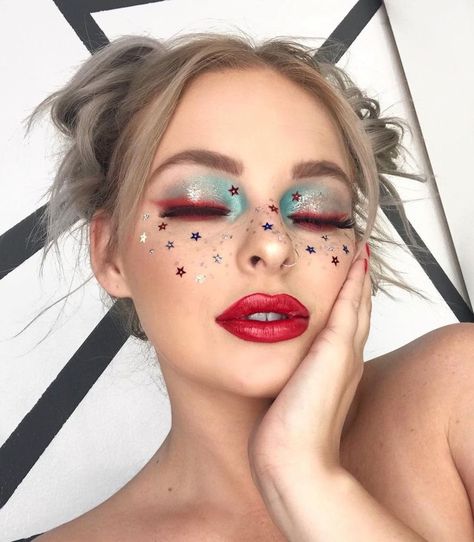 Patriotic Makeup, Banana Daiquiri, July Makeup, 4th Of July Makeup, Light Brow, Halloween Makeup Pretty, Holiday Makeup, Halloween Makeup Looks, Face Contouring