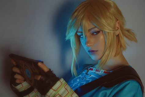 🍃🍃🍃 #BotW #Link #Cosplay #Zelda Botw Cosplay, Botw Link, Link Botw, Ren Faire Outfits, Link Cosplay, Zelda Cosplay, Kingdom Heart, Blue Lighting, Yes It Is