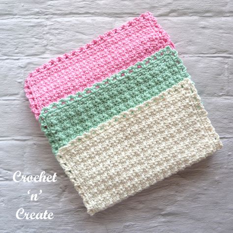 Free crochet crumpled dishcloth pattern, ideal for gifts and beginners projects. #crochetdishcloth #crochetwashcloth #crochetcloth #crochetncreate Crochet Bow Pattern, Crochet Dish Cloth Free Pattern, Chunky Crochet Blanket Pattern, Crochet Cushion Pattern, Crochet Potholder Patterns, Interesting Quizzes, Design For Beginners, Chunky Crochet Blanket, Dishcloth Crochet Pattern