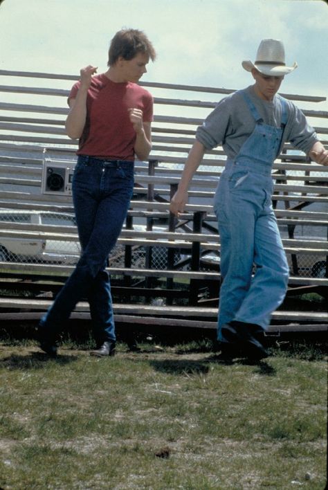 Ren & Willard in Footloose (1984 (aka the better movie)).  Look at Bacon's moves!! Footloose Musical, Footloose 1984, Footloose Movie, Chris Penn, 80s Songs, Dance Movies, Kevin Bacon, 80s Movies, Movies And Series