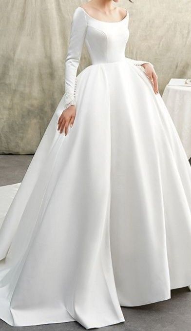 Duchess Wedding Dress, Simple Wedding Dress With Sleeves Classy Sophisticated Bride, Ball Gown Wedding Dress With Sleeves, Wedding Dress 40s, Wedding Dress 50s, Wedding Dress Bustle, Wedding Dress Guide, Pretty Wedding Dresses, Dream Wedding Ideas Dresses