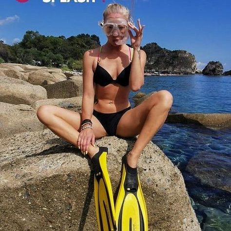 I forgot to check the #tide times and can't get in the #sea where I wanted to so took some posey pics for you instead 😜 I've learnt my… Scuba Diving Pictures, Oceans 11, Gas Mask Girl, Snorkel Mask, Scuba Girl, Mask Girl, Diving Gear, Swimsuits Hot, Swimsuit Models