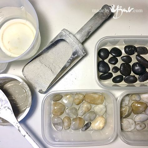 Easy Rock Soap Dish - Made By Barb - simple pour and set project Concrete Soap Dish Diy, Stone Soap Dish, Diy Soap Tray, Diy Soap Dish Holder, Diy Soap Dish, Concrete Soap Dish, Diy Dish Soap, Polished Rocks, Savon Diy