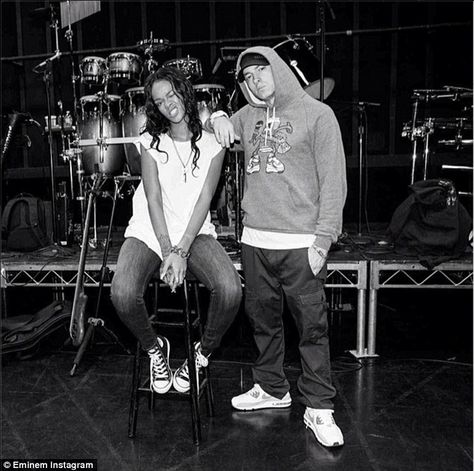 Behind the scenes: Eminem took to Instagram on Sunday to show him and Rihanna in their street gear, rehearsing for their performance of The Monster at the MTV Movie Awards in Los Angeles on Sunday Eminem E Rihanna, Eminem Rihanna, Eminem Photos, Eminem Slim Shady, The Real Slim Shady, Marshall Mathers, Rap God, Mtv Movie Awards, Slim Shady