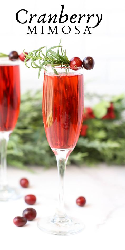 mimosas Mimosa Garnish Ideas, Mimosa Christmas, Christmas Brunch Drinks, Cranberry Mimosa Recipe, Cranberry Mimosas, Mimosa Cocktail Recipes, Cranberry Mimosa, Thanksgiving Games For Adults, Christmas Drinks Alcohol Recipes