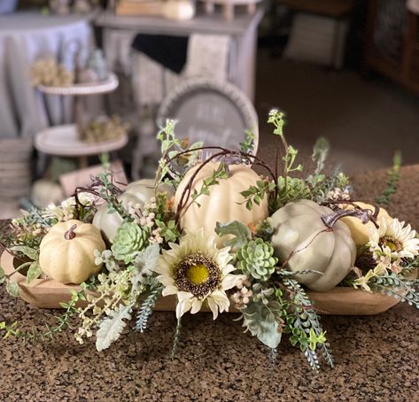 Wooden Bowl Fall Decor Ideas, Neutral Fall Arrangements, Fall Bread Bowl Decor, Fall Arrangements Centerpieces, Fall Dough Bowl Ideas, Fall Dough Bowl Centerpiece, Autumn Floral Arrangements, Pumpkin Centerpieces Wedding, Fall Centerpiece Ideas