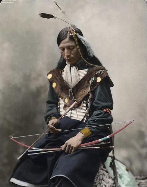 Chief Bone Necklace of the Lakota people, making up the great Sioux Nation, ca. 1899. Colorized Indian Postcard, Arrow Painting, Native American Chief, Colorized Photos, Bone Necklace, Bow And Arrow, Native American Tribes, Taos, Sioux