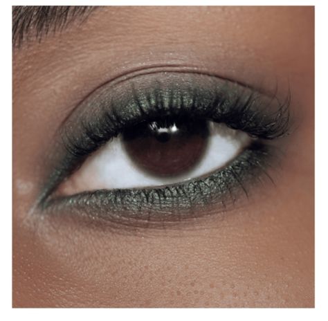 Olive Green Eye Makeup, Olive Green Eyeshadow Looks, Olive Eyeliner, Olive Green Makeup Look, Olive Green Eyes, Green Eyeshadow Look, Victoria Beckham Beauty, Green Eyeliner, Tanned Makeup