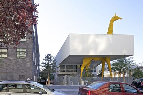 Built by Hondelatte Laporte Architectes in Boulogne-Billancourt, France with date 2012. Images by Philippe Ruault. The Giraffe childcare center is located in the C1 block of the Seguin Rives de Seine district in Boulogne-Billancourt... Kindergarten Design, Kengo Kuma, Casa Exterior, Childcare Center, Unique Buildings, Beautiful Buildings, Public Art, Public Space, Childcare