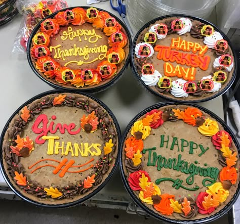 Cookie Cake Thanksgiving, Thanksgiving Message Cookies, Fall Cookie Cakes Decorated, Turkey Cookie Cake, Thanksgiving Cookie Cake Designs, Fall Message Cookies, Thanksgiving Cookie Cakes, Big Cookie Decorating Ideas, Fall Cookie Cakes