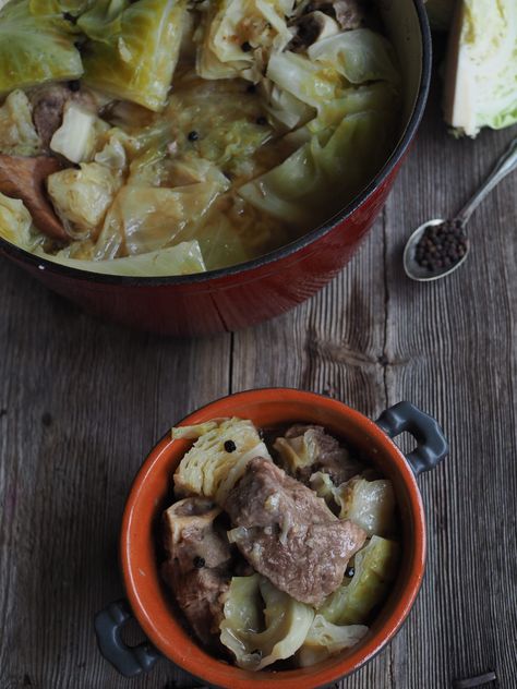 Copenhagen Recipes, Viking Meals, Scandinavian Dishes, Lamb Roast Recipe, Norwegian Cuisine, Wild Kitchen, Viking Food, Lamb Stew Recipes, Cabbage Stew