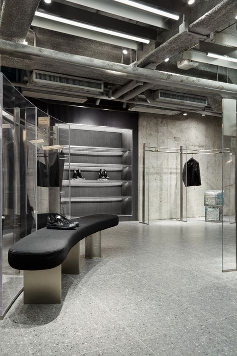 Streetwear Retail Store Design, Life Space, Shop Space, Recycling Facility, Store Interiors, Business Space, Architecture Magazines, Retail Store Design, Retail Interior