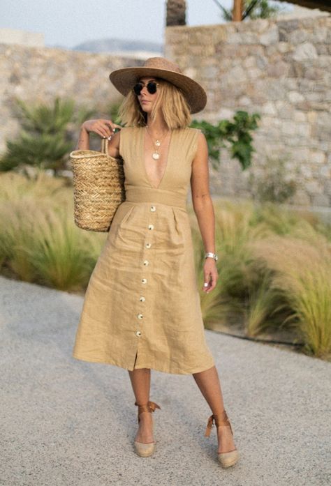 Emma Hill blog Hat Outfits Summer, Espadrilles Outfit, Wedges Outfit, Emma Hill, Outfit With Wedges, Summer Haze, Spring Capsule, Summer Linen Dresses, Stil Elegant