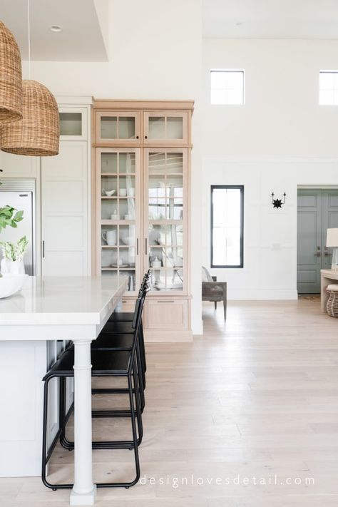 Built In China Cabinet, Kitchen Built In, Built In Hutch, Kitchen Design Color, Built In Cabinet, Storage Idea, Kitchen Concepts, Kitchen Trends, Minimalist Kitchen