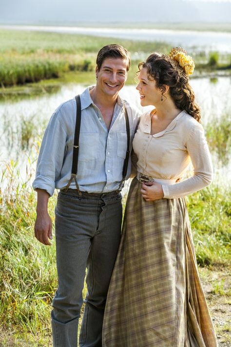 Jack (Daniel Lissing) & Elizabeth (Erin Krakow)~ #WhenCallstheHeart Elizabeth Thatcher, Janette Oke, Jack Thornton, Miss Fisher, Daniel Lissing, Erin Elizabeth, Jack And Elizabeth, When Calls The Heart, Erin Krakow