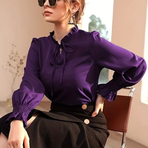 Purple Blouse Outfit, Purple Top Outfit, Blouse Elegant, Purple Outfits, Sleeves Designs For Dresses, Purple Blouse, Designs For Dresses, Purple Top, Fashion Hacks Clothes