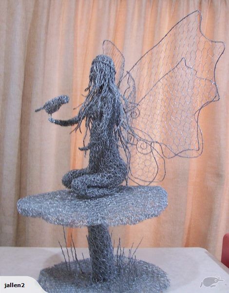 Chicken Wire Sculpture Diy, Wire Owl, Grave Ideas, Sculpture Angel, Chicken Wire Sculpture, Chicken Wire Art, Sculpture Diy, Wire Ideas, Owl Sculpture