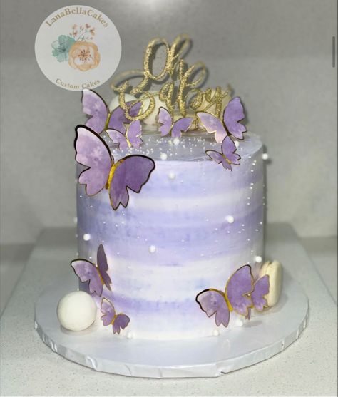 Baby shower cake butterflies purple Purple Butterfly Baby Shower Cake, Lavender Baby Shower Cake, Purple Baby Shower Cake, Butterfly Baby Shower Cake, Gold Baby Shower Cake, 35 Birthday, Baby Shower Cake Table, Lavender Baby Showers, Shower Items