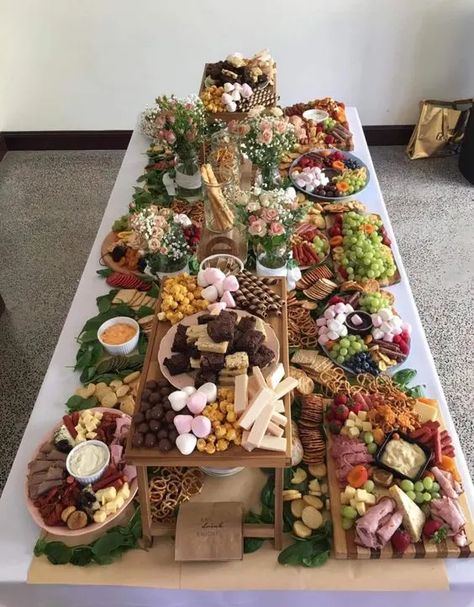 35+ Stunningly Beautiful Wedding Grazing Table Ideas - Delishably Grazing Platter Ideas, Grazing Table Ideas, Food And Desserts, Grazing Platter, Party Food Buffet, Charcuterie Inspiration, Grazing Table, Charcuterie Platter, Party Food Platters