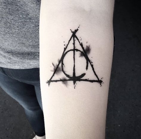 Deathly Hollow Tattoos, The Deathly Hallows Tattoo, Deadly Hallows Tattoo, Harry Potter Tattoos Deathly Hallows, Egypt Tattoos, Anniversary Tattoos, Tiny Harry Potter Tattoos, Scratch Tattoo, Hallows Tattoo