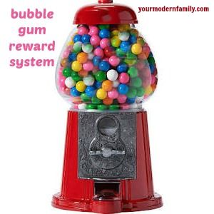 5 childrens reward systems that work Bazooka Bubble Gum, Bubble Gum Machine, Home Game Room, Nostalgic Candy, Style Bubble, Candy Dispenser, Gumball Machine, Circus Party, Glass Candy