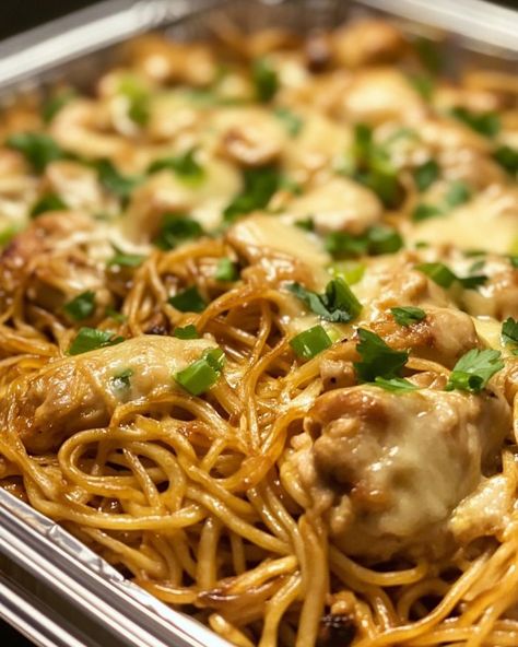 Casserole Kitchen, Chicken Casseroles, Main Dish Casseroles, Chinese Cooking Recipes, Easy Chinese Recipes, Pasta Dinners, Chicken Main Dishes, Chow Mein, Super Busy