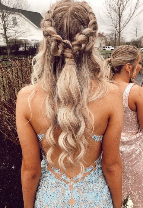 VSCO - teenthings School Dance Hairstyles, Semi Formal Hairstyles, Cute Prom Hairstyles, Prom Hair Medium, Formal Hairstyles For Long Hair, Simple Prom Hair, Ball Hairstyles, Prom Hairstyles For Short Hair, Hoco Hairstyles