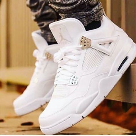 Jordan shoes *_* #Jordan #nike #shoes #sneakers Air Jordan 4 Pure Money, Jordan 4 Pure Money, Orange Sneakers, Jordan Shoes Retro, Nike Shoes Jordans, Best Shoes, Nike Air Jordans, Air Jordan 4, Sneakers Men Fashion