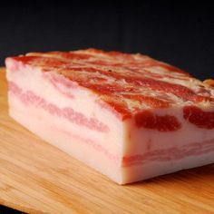 Curing Bacon, Curing Meat, Making Bacon, Meat Candy, Homemade Bacon, Make Bacon, How To Make Bacon, Bacon Sausage, Homemade Sausage