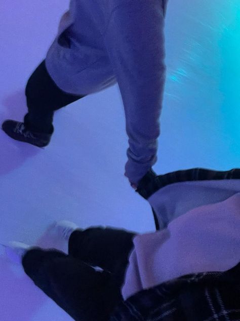 I’ve Skating Date, Male Ice Skating Aesthetic, Ice Skating Core, Wlw Ice Skating, Gay Ice Skating, Ice Skating Couple Aesthetic, Piggy Back Ride Couple Aesthetic, Ice Skating Couple Pics, Couple Ice Skating Aesthetic