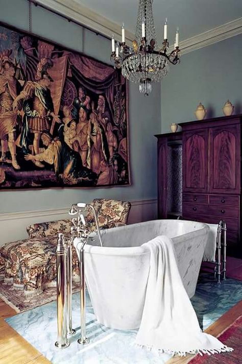 Bathroom Victorian, Regency House, Marble Bathtub, Robert Kime, Ceramic Tile Bathrooms, English Decor, Country Bathroom, Bathroom Wallpaper, World Of Interiors