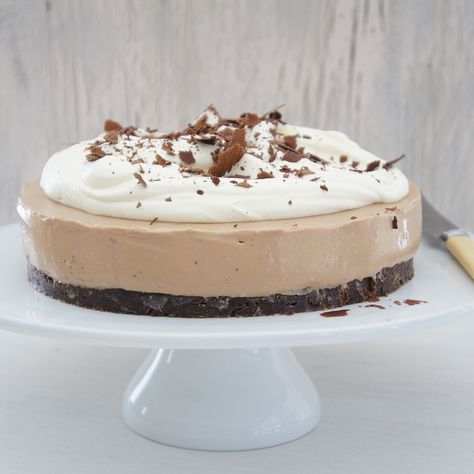 We love, love, LOVE Bonjy2 Frozen Mocha Cheesecake this summer. Mocha Cheesecake, Frozen Cheesecake, Peppermint Cheesecake, Frozen Dessert Recipe, Australia Food, Best Cheesecake, Chocolate Cheesecake, Savoury Cake, Frozen Desserts