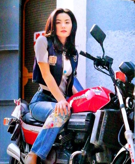 Faye Wong, Hong Kong Fashion, Authentic Fashion, 80s And 90s Fashion, Artists And Models, Aesthetic Outfit Ideas, Blackpink Fashion, Kpop Fashion, 90s Fashion