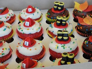 Fireman Cupcakes, Firefighter Cupcakes, Birthday Fireman, Firefighter Cookie, Cake With Cupcakes, Fireman Cake, 6 Inch Cake, Firetruck Cake, Fireman Party