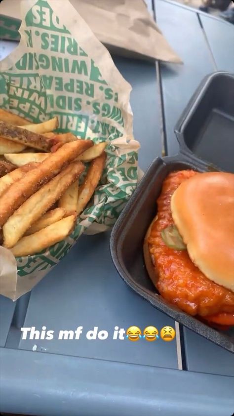 Wing Stop Chicken Sandwich, Wingstop Chicken Sandwich, Wingstop Sandwich, Wing Stop, Camping Food, Chicken Sandwich, Food Obsession, Food Cravings, Good Eats