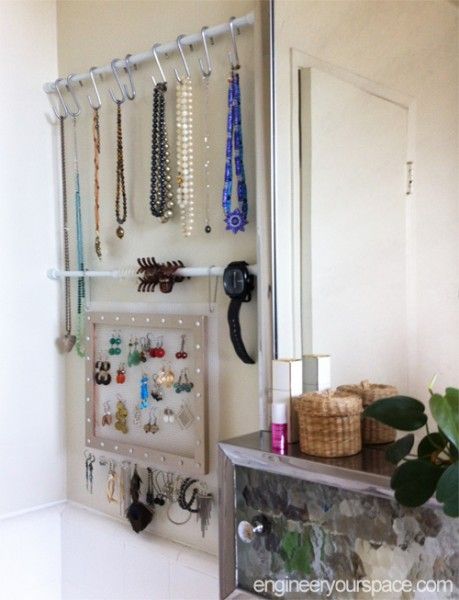 Small bathroom jewelry storage with tension rods Bathroom Storage Hacks, Space Saving Hacks, Tension Rods, Shower Curtain Rod, Build Floating Shelves, Bathroom Closet, Tension Rod, Tiny Bathrooms, Closet Rod