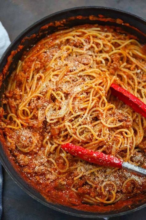 Turkey Sausage Spaghetti, Ground Turkey Spaghetti Sauce, Turkey Spaghetti Recipes, Spaghetti With Turkey Meat, Spaghetti With Ground Turkey, Turkey Spaghetti Sauce, Pasta With Ground Turkey, Ground Turkey Spaghetti, Ground Turkey Sausage