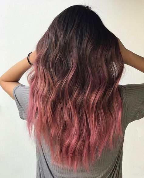 Pink Hair Dye, Dip Dye Hair, Peekaboo Hair, Peach Hair, Dye Hair, Pretty Hair Color, Hair Color Pink, Hair Inspiration Color, Hair Inspo Color