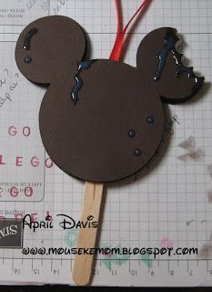 Mousekemom's Mouseworks: Mickey Ice Cream ornament Disney Christmas Diy, Disney Christmas Crafts, Cricut Projects Christmas, Mickey Ice Cream, Disney Cruise Fish Extender, Mickey Mouse Decorations, Fe Gifts, Disney Christmas Decorations, Disney Room Decor