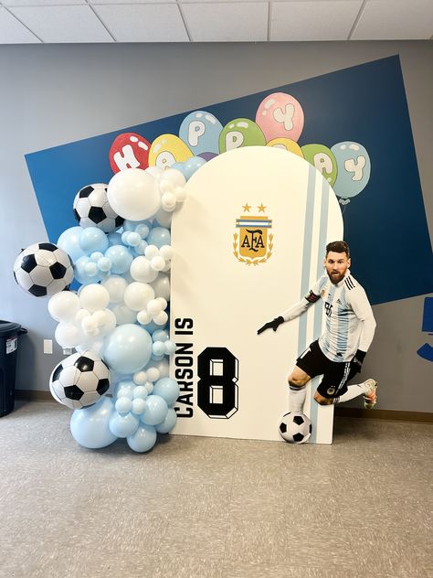 Soccer Theme Backdrop, Soccer Backdrop, Messi Birthday, Party Decorating Ideas, Soccer Birthday Parties, Soccer Theme, Soccer Birthday, Football Theme, Football Themes