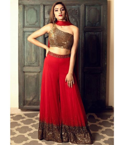 Baju Kahwin, Sharara Designs, Lehnga Dress, Indian Gowns Dresses, Indian Gowns, Designer Party Wear Dresses, Party Wear Indian Dresses, Dress Indian Style, Indian Wedding Outfits