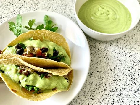 Burrito Sauce, Easy And Healthy Breakfast, Breakfast Taco, Creamy Avocado Sauce, Avocado Crema, Taco Fillings, Avocado Sauce, Tacos And Burritos, Taco Sauce