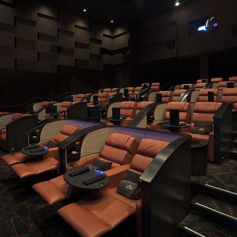 Luxurious Movie Room, Bed Movie Theater, Luxury Movie Theater Cinema, Luxury Movie Room Aesthetic, Room Movie Theater Ideas, Personal Movie Theater, Luxury Movie Theater Home, Cool Movie Theaters, Dinner Theater Ideas