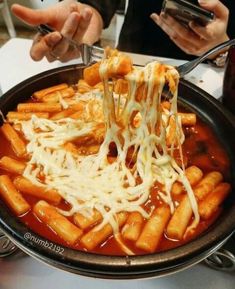 Tobokki Korean, Tobokki Recipe, Tteokbokki Cheese, Food To Try, Soul Food Dinner, K Food, Food Babe, Food Therapy, Awesome Food