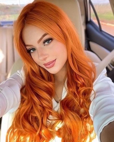 People With Brown Eyes, Bright Copper Hair, Roux Auburn, Redhead Makeup, Medium Long Haircuts, Pretty Redhead, Red Haired Beauty, Red Hair Woman, Bright Red Hair