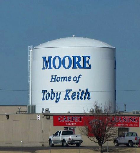 Toby Keith, Karen why didn't you tell me he was your neighbour, we travelled a long way when he was just up the road. Moore Oklahoma, Friendship Group, Oklahoma History, Missing Home, Toby Keith, Water Towers, Boomer Sooner, Travel Oklahoma, Okc Thunder