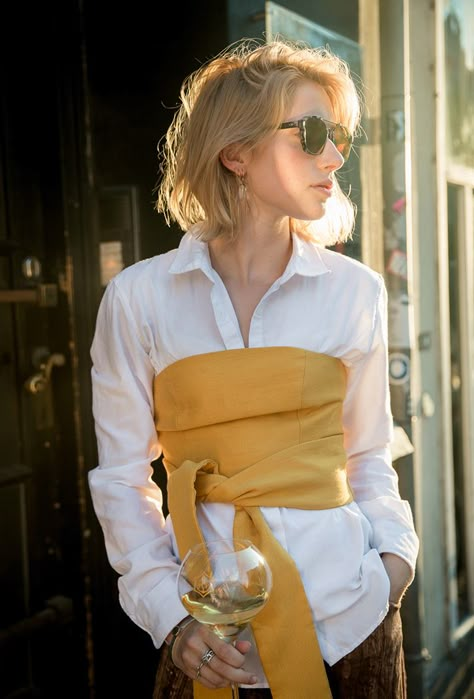 Street style outfit inspiration: what to wear with strapless tops from @stylecaster | 'Couture Kulten' blogger in marigold tie top over white button-down Strapless Top Outfit, Ropa Upcycling, Couture Mode, Dark Yellow, Strapless Tops, Outfit Combinations, Inspired Outfits, Business Casual Outfits, Instagram Foto