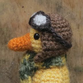 crochet duckling amigurumi. aviator helmet and goggles. Crochet Pattern Written, Love Crafts, Crochet Animals Free Patterns, Crochet Animal, Crochet Decoration, Animal Patterns, Crochet Animal Patterns, Crochet Square, Crochet Toys Patterns