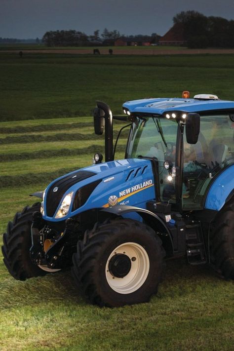 Farming Machinery, New Holland Agriculture, Tractor Pictures, Farm Scenes, Modern Cars, Ford Tractors, New Holland Tractor, Farm Machinery, Farm Scene